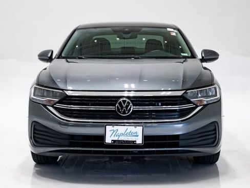 Used 2024 Volkswagen Jetta SE FWD image 4