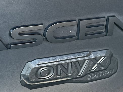 Used 2023 Subaru Ascent Onyx Edition image 8
