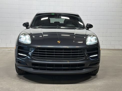 Certified 2021 Porsche Macan image 9