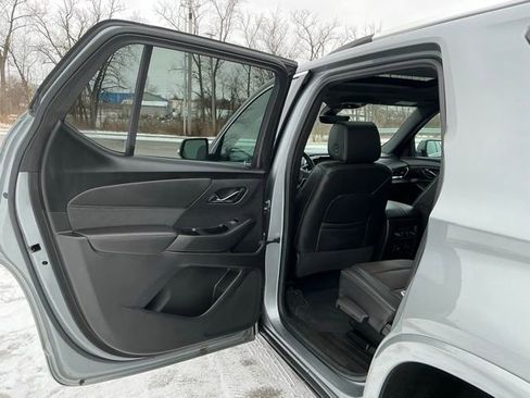 Used 2023 Chevrolet Traverse High Country image 18
