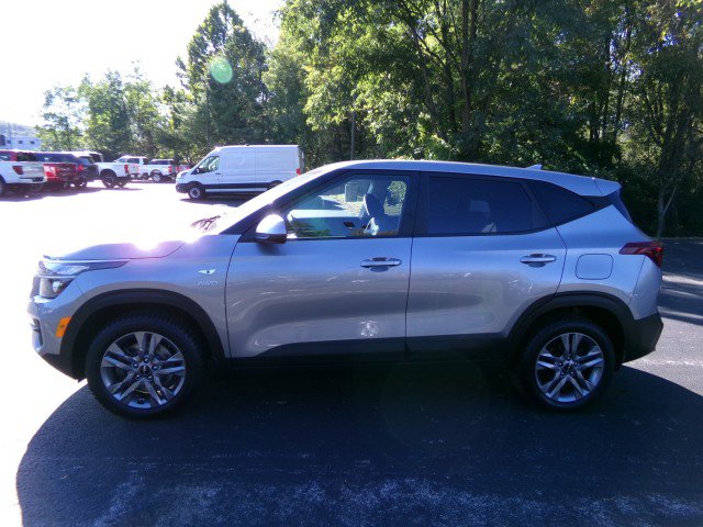 Used 2023 Kia Seltos LX AWD/4WD image 6