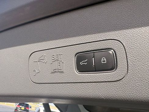 Used 2021 Lincoln Aviator Grand Touring w/ Equipment Group 302A AWD/4WD image 13