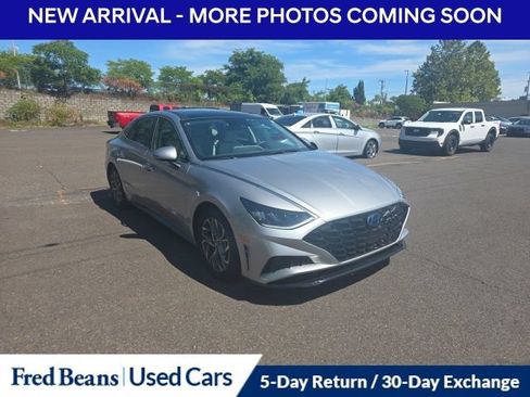 Used 2020 Hyundai Sonata SEL w/ Premium + Sunroof Package FWD image 3