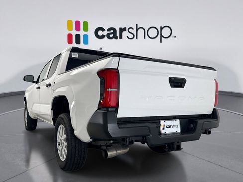 Used 2025 Toyota Tacoma SR image 3