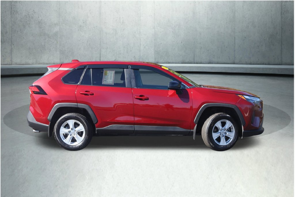 Used 2024 Toyota RAV4 LE AWD/4WD image 18