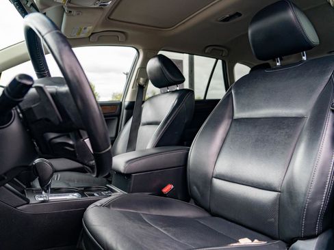 Used 2017 Subaru Outback 3.6R Limited AWD/4WD image 14