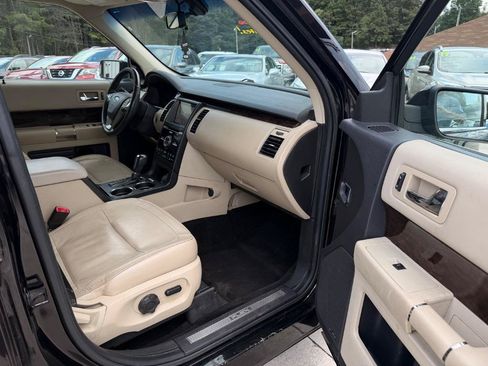 Used 2019 Ford Flex Limited FWD image 21