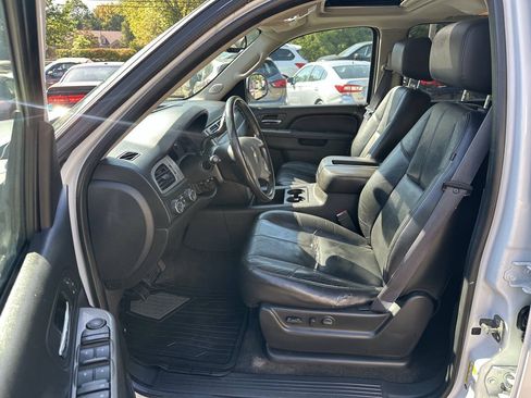 Used 2011 Chevrolet Tahoe LT w/ Luxury Package AWD/4WD image 21