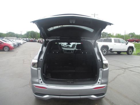 Used 2023 Buick Enclave Avenir w/ Avenir Technology Package AWD/4WD image 8