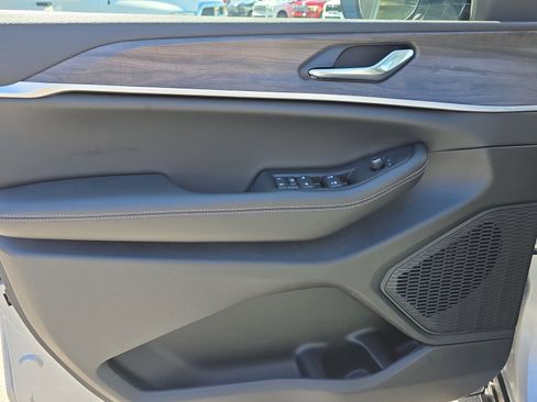 New 2026 Jeep Grand Cherokee Altitude AWD/4WD image 16