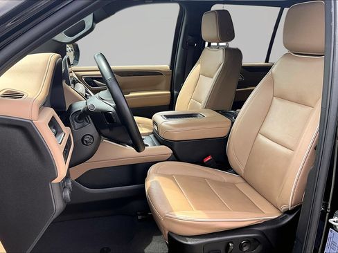 Used 2024 Chevrolet Tahoe Premier AWD/4WD image 22