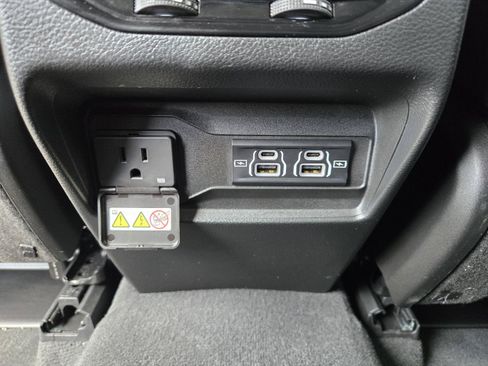 Used 2023 Jeep Grand Cherokee Altitude RWD image 26