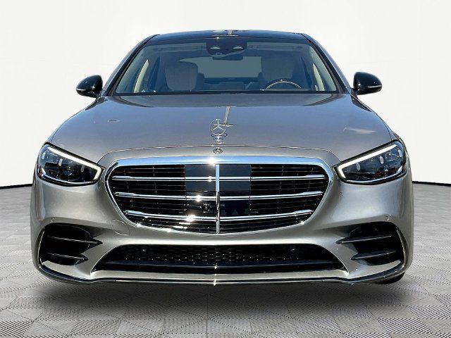 Used 2023 Mercedes-Benz S 500 4MATIC image 2