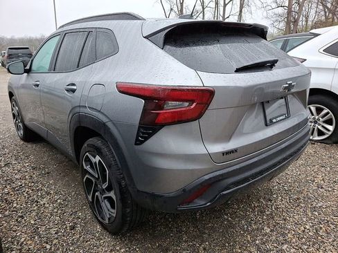 Used 2025 Chevrolet Trax RS w/ Driver Confidence Package image 4