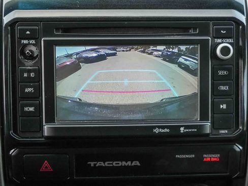 Used 2015 Toyota Tacoma PreRunner w/ SR5 Package RWD image 24