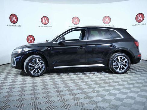 Used 2023 Audi Q5 2.0T Premium w/ Convenience Package image 5