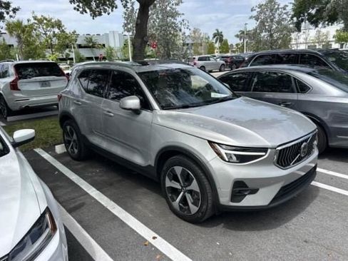 Certified 2023 Volvo XC40 B5 Ultimate AWD/4WD image 1