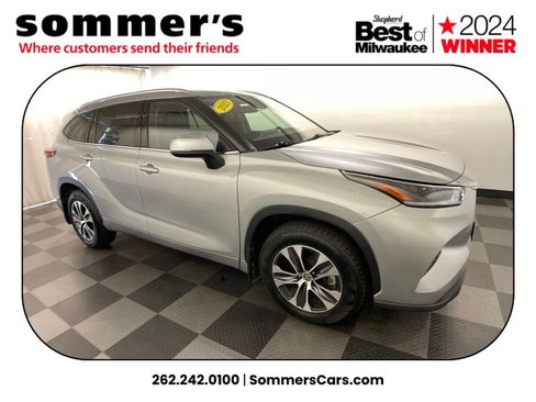 Used 2021 Toyota Highlander XLE image 5