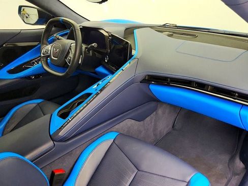 Used 2023 Chevrolet Corvette Stingray Premium Conv w/ Z51 Performance Package RWD image 25
