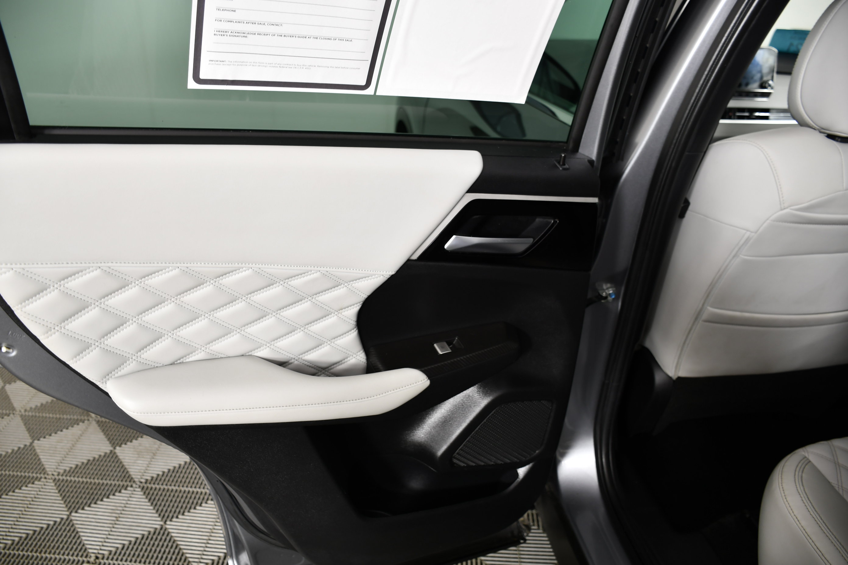 Used 2022 Mitsubishi Outlander SEL AWD/4WD image 44
