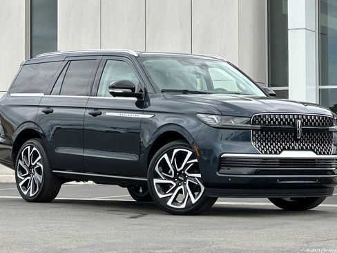 New 2026 Lincoln Navigator Reserve AWD/4WD image 1