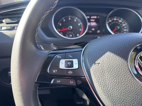 Used 2021 Volkswagen Tiguan SE image 24