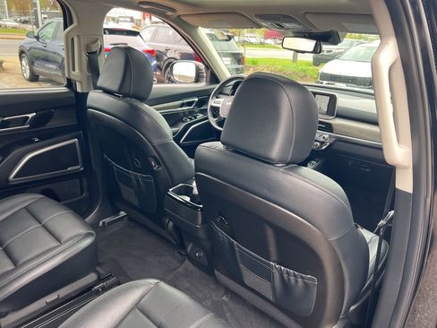 Certified 2022 Kia Telluride EX w/ EX Premium Package AWD/4WD image 16