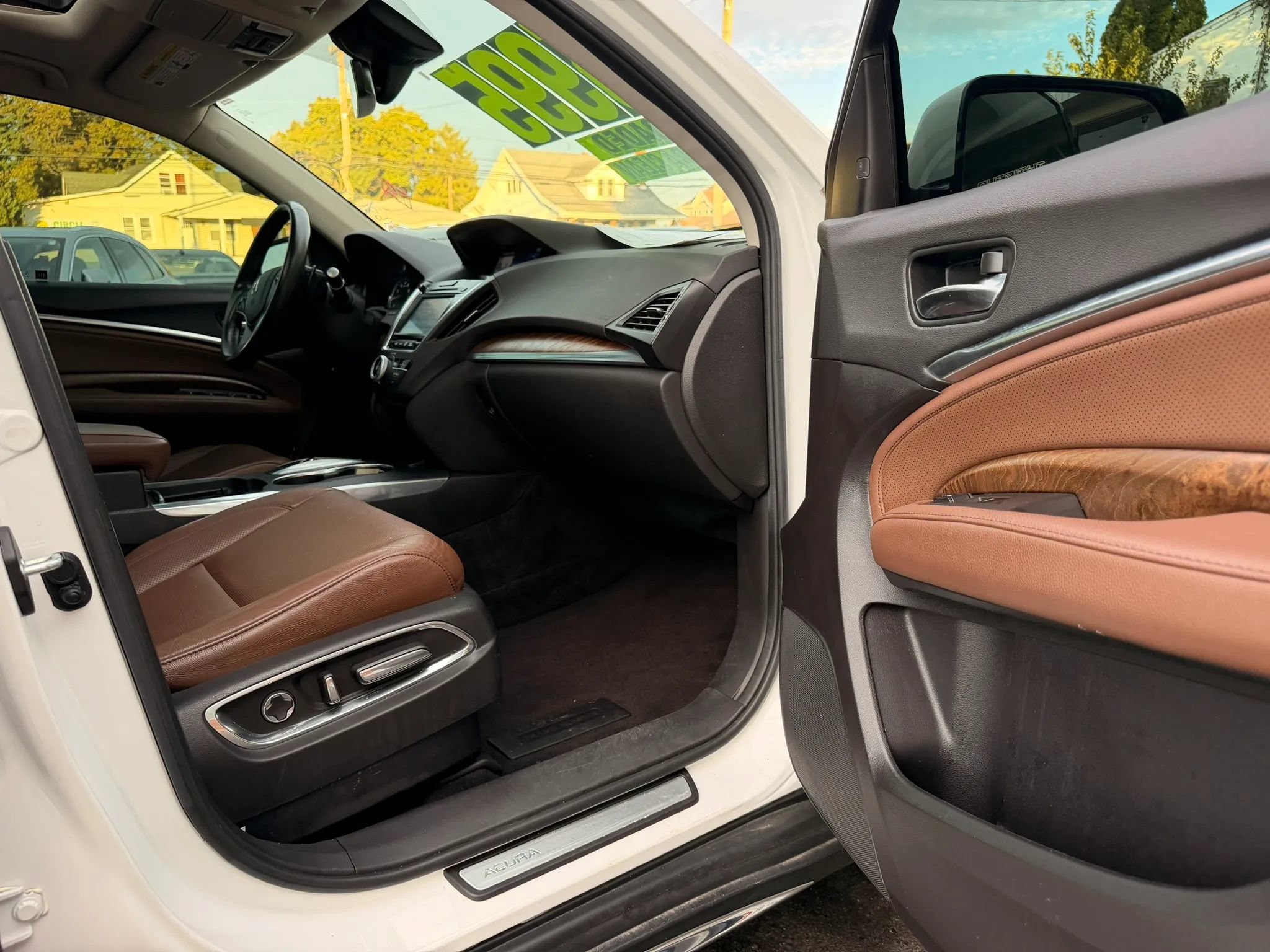 Used 2020 Acura MDX w/ Technology Package AWD/4WD image 16