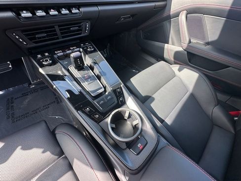 Certified 2025 Porsche 911 Targa 4 GTS AWD/4WD image 31