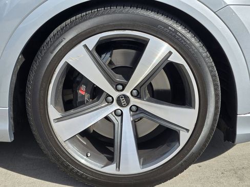 Used 2024 Audi SQ8 Prestige image 15