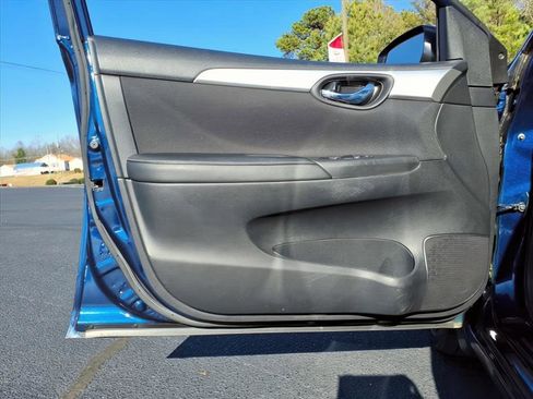 Used 2017 Nissan Sentra S image 3