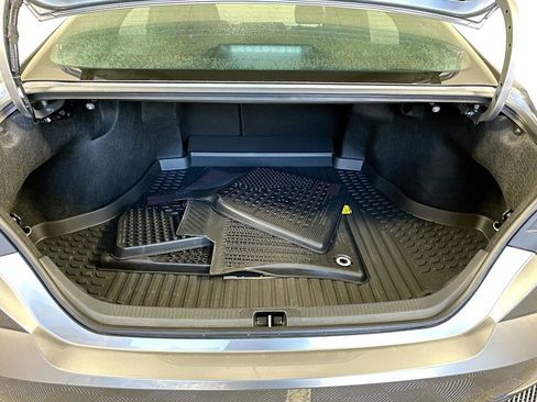 Used 2025 Toyota Camry SE image 27