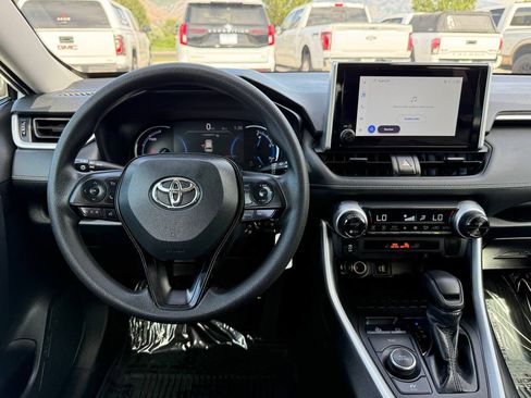Used 2024 Toyota RAV4 LE AWD/4WD image 32