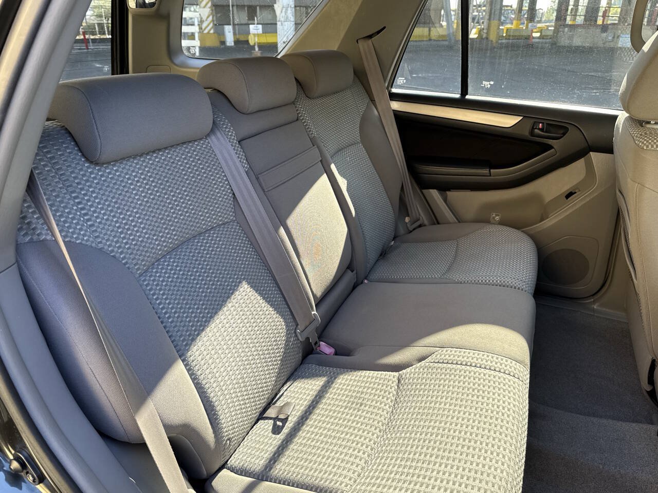 Used 2007 Toyota 4Runner SR5 AWD/4WD image 18