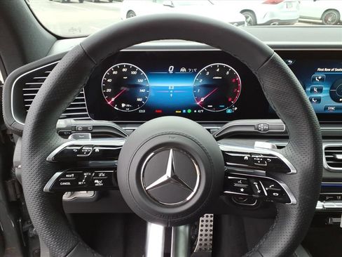 New 2026 Mercedes-Benz GLS 450 4MATIC image 18