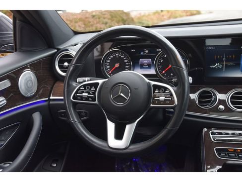 Used 2019 Mercedes-Benz E 300 4MATIC image 16