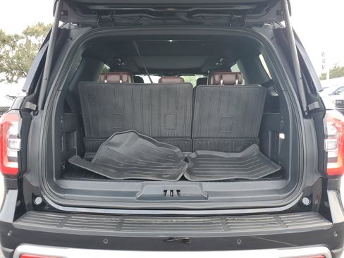 Used 2024 Ford Expedition Limited image 10