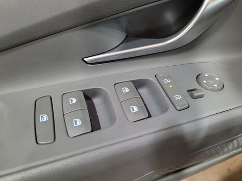 Used 2024 Hyundai Elantra SEL FWD image 27