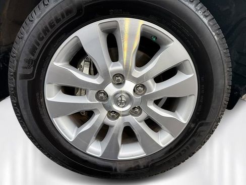 Used 2018 Toyota Sequoia Platinum image 12