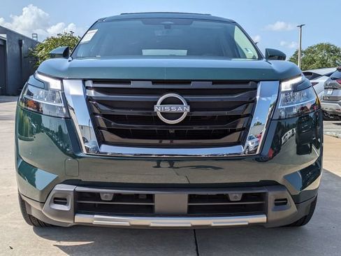 Used 2024 Nissan Pathfinder Platinum w/ Cargo Package AWD/4WD image 3