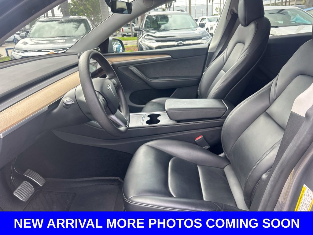 Used 2025 Tesla Model Y Long Range AWD/4WD image 6