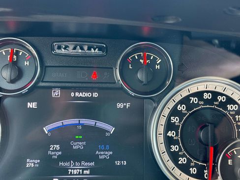 Used 2017 RAM 1500 Big Horn AWD/4WD image 18