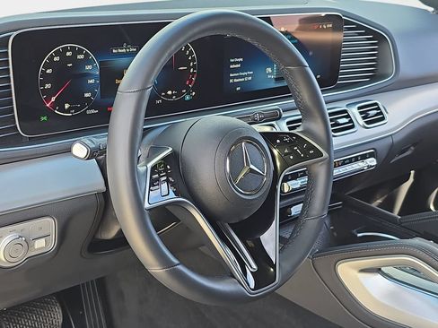 Used 2025 Mercedes-Benz GLE 450e 4MATIC image 19