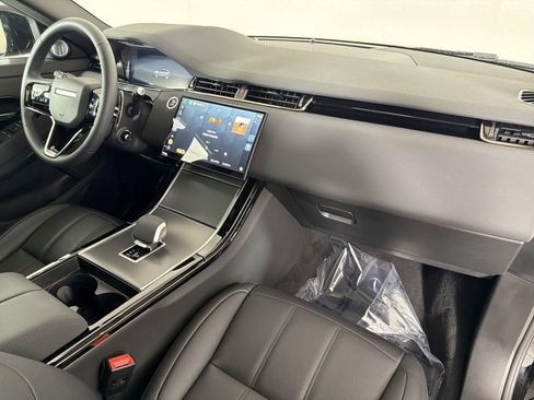 Certified 2025 Land Rover Range Rover Evoque Dynamic SE image 34