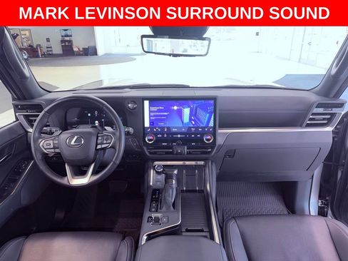 Used 2024 Lexus GX 550 w/ Accessory Package (2T) AWD/4WD image 18