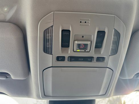 Used 2022 Toyota Highlander XLE image 26