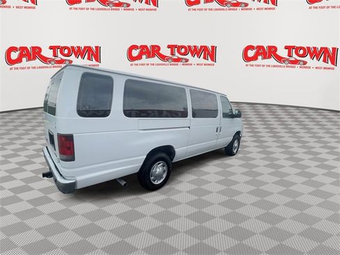 Used 2011 Ford E-350 and Econoline 350 XL w/ Interior Upgrade Pkg image 8