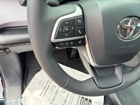New 2026 Toyota Sienna XLE FWD image 26