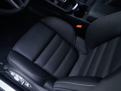 New 2026 Porsche Macan S image 17