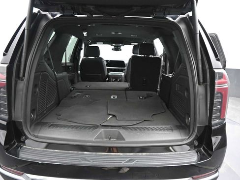 Used 2025 Chevrolet Tahoe LT AWD/4WD image 16